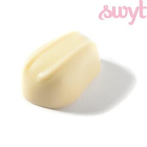 Witte chocolade bonbon met pistache vulling