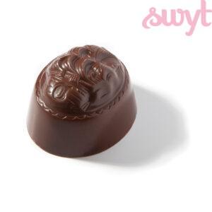 Pure chocolade bonbon met amandel vulling