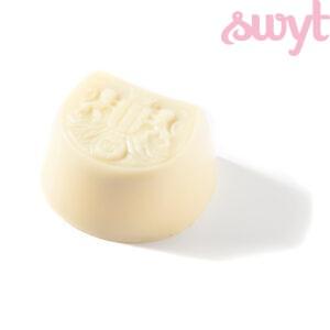 Witte chocolade bonbon met karamel vulling